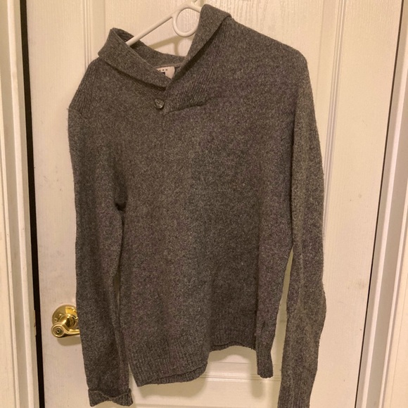 Sweater - Picture 1 of 1